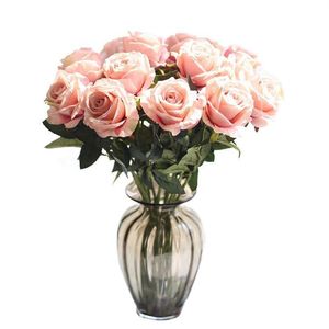 Flanelle Rose Fleur 10pcs / lot Décorations De Mariage Real Touch Tissu Rose Fleur Tête En Plastique Tige Home Office Boutique Soie Décorative 230D