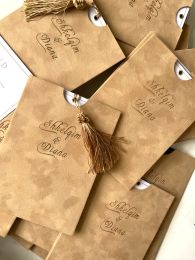 Flanel Style Pocket Envelope Tassels Handgemaakte bruiloftsuitnodigingen