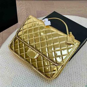 Fape Women Designer Backpack Patent Leather Diamond Diamond Lattice Luxury Handsbag Vintage Crossbody Sac Gold Hardware Emblem Emblem Shopping Pochette Carte Carte 31CM