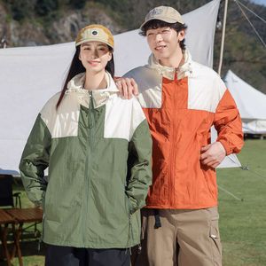 Envío flash 2024 Nuevo color pareja a juego 50+Index Skin Outdoor Chaqueta al aire libre Ropa de protección solar para hombres y mujeres con inspección de calidad Informe de inspección de calidad