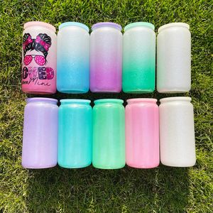 Brillo intermitente Plata Rosa Púrpura Azul Verde holográfico 16 oz sublimación en blanco lata de vidrio con recubrimiento en polvo de brillo áspero con tapa de plástico y pajita, se vende por caja