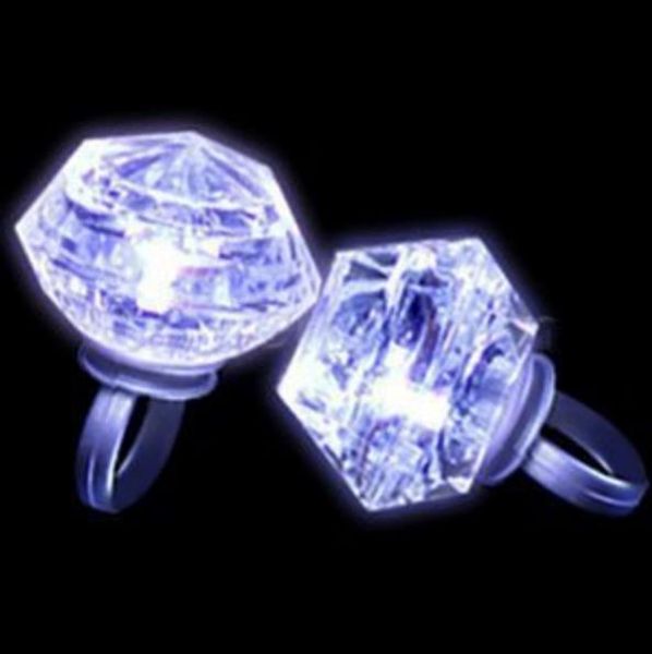 Clignotant LED Light Up Ring Glow In The Dark Flash Clignotant Énorme Forme De Diamant Anneaux Poule Anniversaire Noël Fête De Mariage Faveurs adultes enfants cadeau