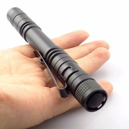 Zaklampen fakkels krachtige mini q5 led penlight fakkel flash light pocket ultra heldere batterij pen cliplamp