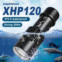 Zaklampen Zaklampen Super XHP120 Professionele duikzaklamp 300 m onderwaterduiklamp IPX8 Waterdicht Krachtig duiklamp 26650 Batterij 231018