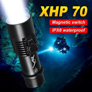 Linternas Antorchas XHP70 Linterna de buceo a prueba de agua Submarino 200 metros LED Buceo Flash Luz Antorcha Amarillo-Blanco Lámpara Luz Trabajo Camping Linterna 0109