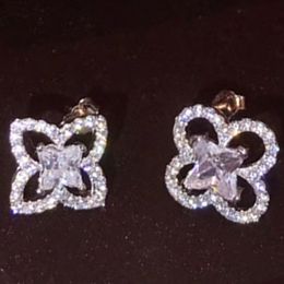 Flashy Diamond Eardrops Klavertje Vier Hanger Charm Mode Vrouwelijke Ontwerp Diamante Classy Earring Sieraden Luxe Oor Stud