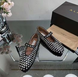 Chaussures habillées à fond plat chaussures de créateur femmes bout rond strass chaussure bateau luxueux boucles à rivets en cuir chaussures Mary Jane ballet confortable FSD2