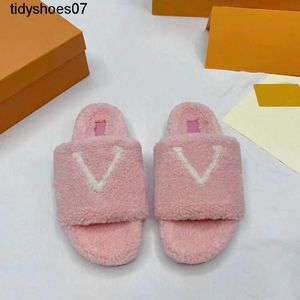 Slippels met platte bodem voor vrouwen in de herfst en winter Nieuwe stijl Lamb Hair modieuze en veelzijdige letters platte bodem lvity katoenen slippers