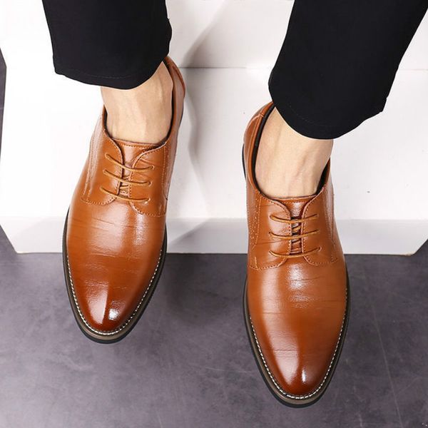 Zapatos de vestir planos clásicos para hombre, cuero genuino con punta de ala tallada, calzado Formal italiano Oxford de talla grande 38-48 para invierno