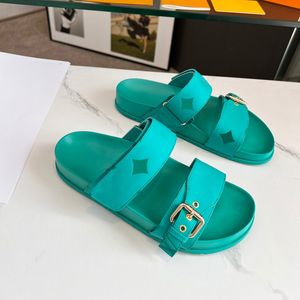 Flat Comfort Mule Slippers Two Strap Pool Slides Casual Flat Mule Dikke Bodem Slipper Zomerse Look Strandsandaal Vrouwen Loopvlak Rubberen Zool