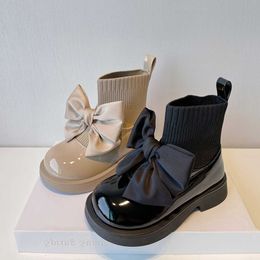 Zapatos planos para niños botas de pieles para bebés zapatos de cuero otoño de otoño negro rosa negro para niños botines de tobillo corto tamaño 26-36# P230314