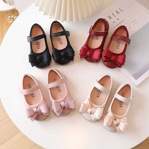 Chaussures plates Ribbon Classic Bow Ballet Apartment Girls Fashion Red Mary Chaussures Baby Spring Rose Robe en cuir zapatos Q240523