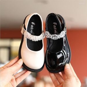 Flat Shoes Girl's White and Black Poctent Leather Bright Casual Children's Crystal Princess Studenten Wide Head Bottom