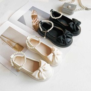 Flat Shoes Girls Leather For Wedding Party 2023 Early Autumn Gloednieuwe Kids Flats Pearls Ankle Strap Chic Sweet Princess School Shoes P230314