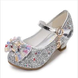 Flat Shoes Girls Leer schoenen Princess Kinderen Round-teen zachte Sole Big Girls Hoge Heel Crystal Single H240504