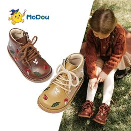 Zapatos planos Mo Dou 2022 nuevo Otoño/Invierno niñas Martin niños bebé zapatos para niños pequeños botas de tobillo de cuero de vaca genuino para niño bordado P230314