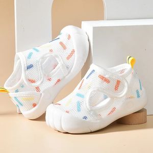 Flat shoes Summer Breathable Shoes Air Mesh Kids Sandal Baby Unisex Casual Antislip Soft Sole First Walkers Infant Lightweight 231216
