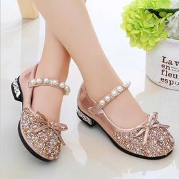 Chaussures plates Summer Girls Shoes perle Mary Janes Flats Fling Princess Glitter Baby Dance Kids Sandals Enfants Mariage Gold H240504