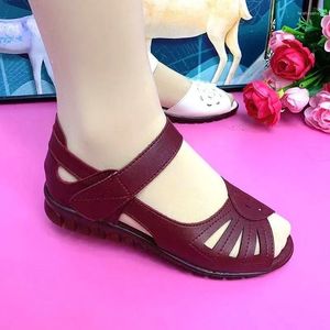 Platte zomer sandalen schoenen vrouwen voor pu lederen vaste kleur moeder comfortabele mode strandschoenen sandalia's