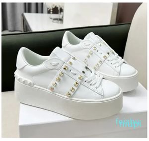 Flatform sneakerband met studs schoenen voor dames Wit leer Dikke bodem Spikes Trainers Mode Casual