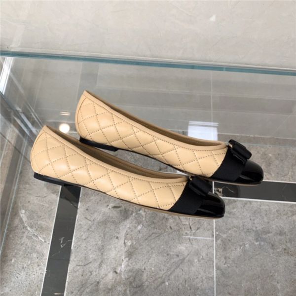 Appartements européen et américain à fond plat ballet single chaussures de mouton de nouette à nœud papillon chaussures de femmes véritables boucles de pochette en cuir en cuir