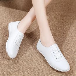 Zapatos casuales de cuero de cuero de cuero femenino mocasins de moda zapatos blancos zapatillas de lujo zapatillas de marca plana talla 41