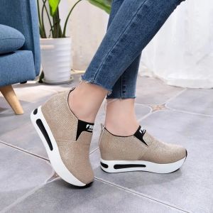 Flats nieuwe sneakers dames schoenen vrouw flat platform schoenen vrouwelijke flats glans bling causale schoenen loafers plus size slip on dames schoenen