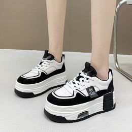 Appartements Sping New Women White Chunky Sneakers Vulcanize Chaussures 6cm plate-forme Running Sneakers Ladies Black Casual Shoes Tennis Femme 2023