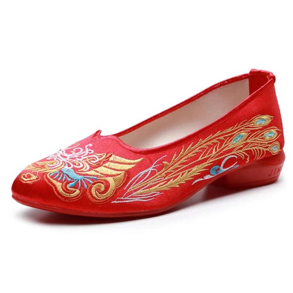 Appartements votre saison rétro chinois dames broderie de soie de mariage rouge chaussures plates plates haut de gamme élégantes réconfortés des appartements nuptiaux