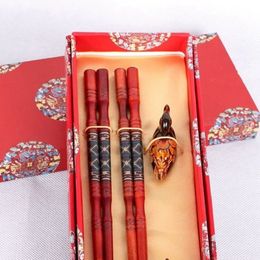 Cuñadas de cubierta palillos de madera 2 pares con soportes Características chinas China Asuntos presenta un regalo de regalo 230627
