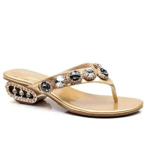 Flip Designer Femmes Flops Genuine Leather Middle Outdoors Open Open Open Sandals Slippées non glissantes D84