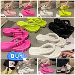 Blean Flip Flop Livraison gratuite Chaussures de pantoufles glissantes Salles de bain Chambres de douche Softy Softy portant des pantoufles ventilates Femmes Blanc Blanc Rose