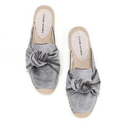 Papillon gris-6