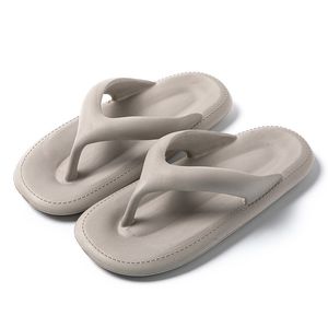 tongs pantoufles pour hommes et femmes portant sur la plage à l'extérieur en été salles de bains à semelles souples se baignant sandales antidérapantes gris