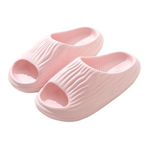 tongs pantoufles pour hommes et femmes portant sur la plage à l'extérieur en été salles de bains à semelles souples se baignant sandales antidérapantes rose rouge