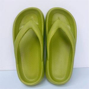 tongs pantoufles avec pieds antidérapants en plein air été à semelles souples salle de bain couple portant des sandales à l'extérieur sandales décontractées à semelles épaisses vert