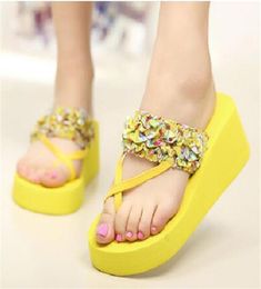 Tongs flip woman coins pantoufles pour chaussures dames avec talons 6cm plate-forme sandales femmes talons 2020 sandales jaunes d'été 17009600