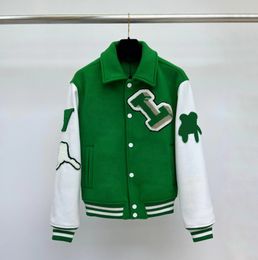 Flocado Mangas de cuero Abrigo de béisbol Uniforme Chaqueta de moda Chaquetas cálidas de un solo pecho Parejas Mujeres Hombres Abrigos universitarios Ropa de diseñador para hombre de gran tamaño S-XL