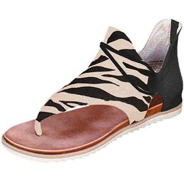 FLOOPI Sandalen voor vrouwen schattige open teen brede elastische ontwerp Zomer Comfy faux lederen enkelbanden met platte zoolgeheugen foam 19