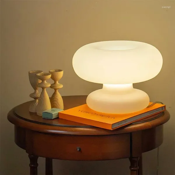 Lampes de plancher cercle de table lampe de table de chambre à coucher simple simple Ins Girl Designer Internet célébrité verre salon ornements de nuit Lumière