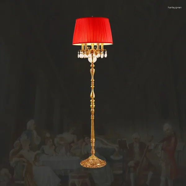 Lampadaires de style français salon canapé côté lampe en cuivre étude européenne chambre de luxe tissu rouge en laiton lumière debout