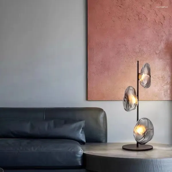 Lámparas de pie Diseñador italiano Luz de lujo Sala de estar Lámpara de sofá Nórdico Vidrio hecho a mano Decoración creativa Dormitorio Mesita de noche