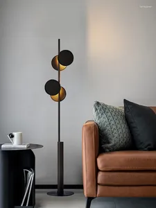 Lampadaires lampe salon canapé bord nordique lumière luxe haut de gamme sentiment maître G4 chambre modèle étude verticale