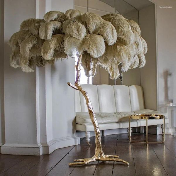 Lámparas de pie LED de lujo Lámpara de plumas de avestruz real Princesa Moderna Rama de árbol Luz de mesa Decoración romántica Diseño de cabecera de estar de pie