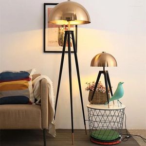 Lampadaire de décoration minimaliste LED E27 Table de bureau vintage de luxe en or clair pour le salon de lit de chambre à coucher