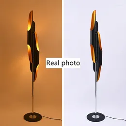 Lampadaires Moderne Créatif Debout LED Lumière Salon/chambre/étude Nordique Art Designer Doré Noir Aluminium Tube