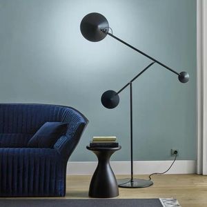 Vloerlampen moderne minimalistische woonkamer creatieve bank lamp Noordmatig designermodel slaapkamer studie decoratieve lampenvloer
