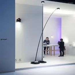 Lámparas de pie Lámpara de creatividad nórdica Minimalista Poste largo LED Sala de estar Decoración para el hogar Esquina Dormitorio Mesita de noche Decore