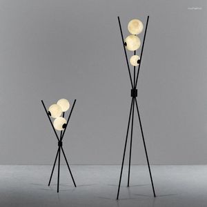 Vloerlampen Nordic Led-licht Luxe voor woonkamer Eetkamer Slaapkamer Zolder Thuis Minimalistische zwarte lamp Nachtkastje Decorverlichting