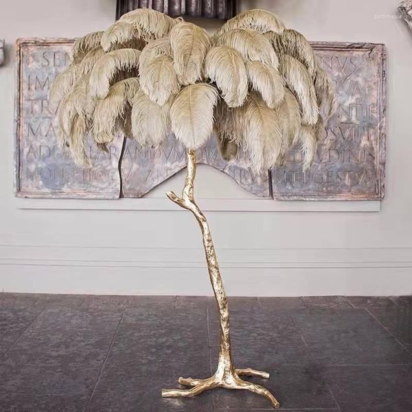 Lámparas de pie de lujo nórdico para sala de estar, lámpara LED de pluma de avestruz para dormitorio, sofá, esquina, luz interior de resina dorada moderna